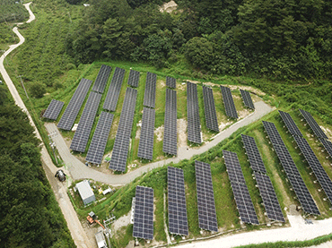   Concrete foundation solar ground system in South Korea. 650KW