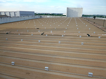 Different types of roof-mounted distributed photovoltaic power plants.